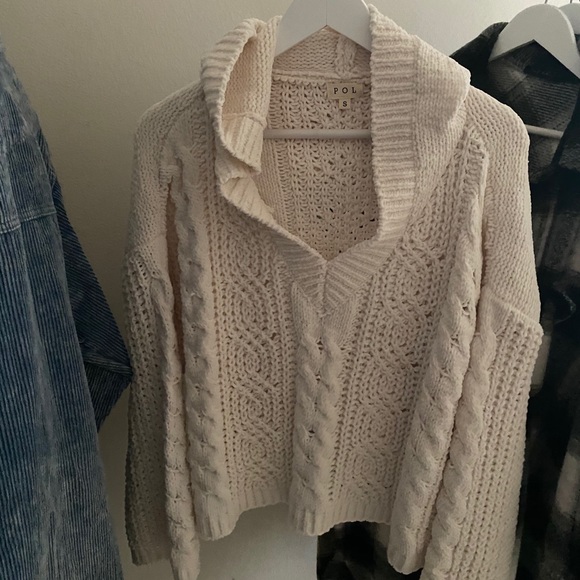 Cloudy Soft Large Knit Pullover Sweater with Hood - Picture 5 of 7